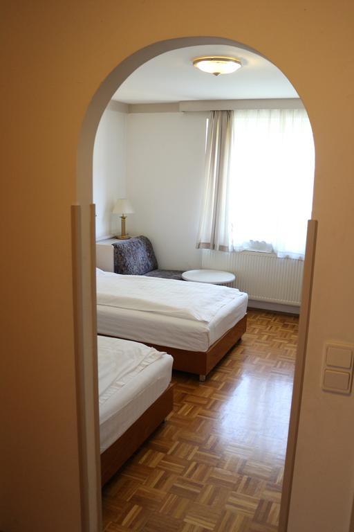 Hotel Wasserpalast Graz Room photo